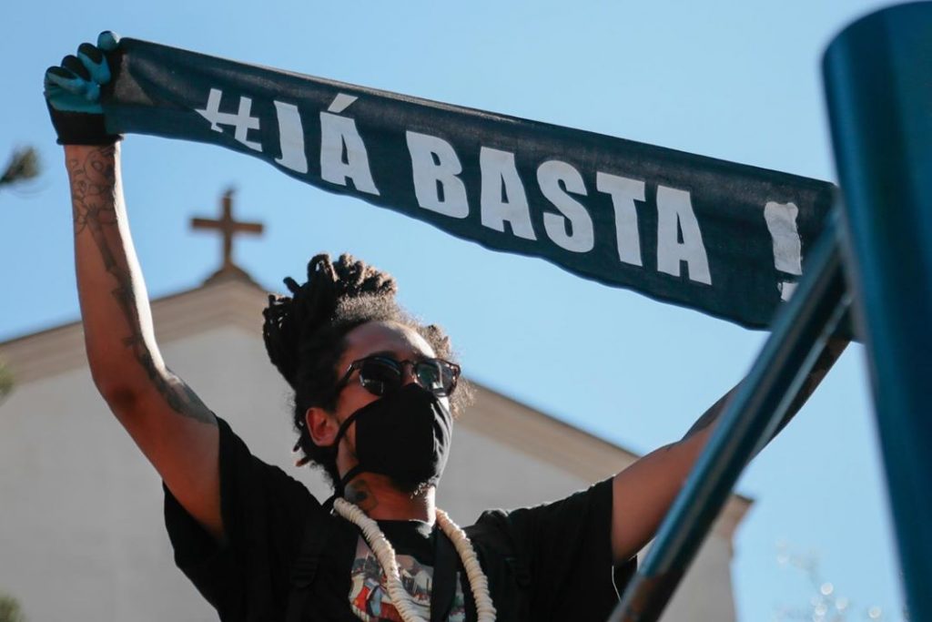 Artista No Mello na manifestação no Largo da Batata - um registro de Marcelo Zambrana