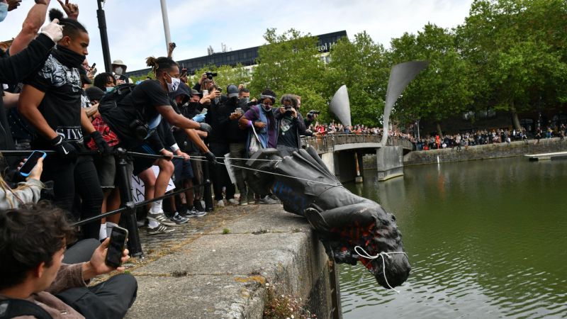 Estátua de Edward Colston dos protestos Black Lives Matter