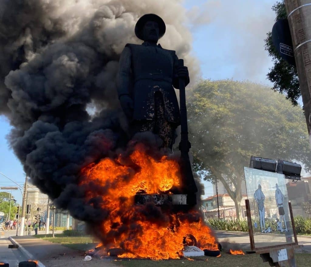 Fogo no Borba Gato, por Revolução Periférica